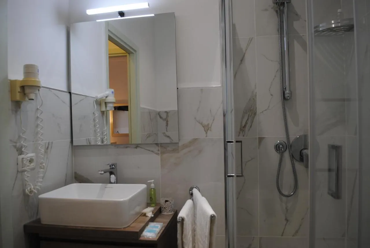 B&B Palazzo Sant'Alfano Aeroporto di Catania Fontana Rossa Italia